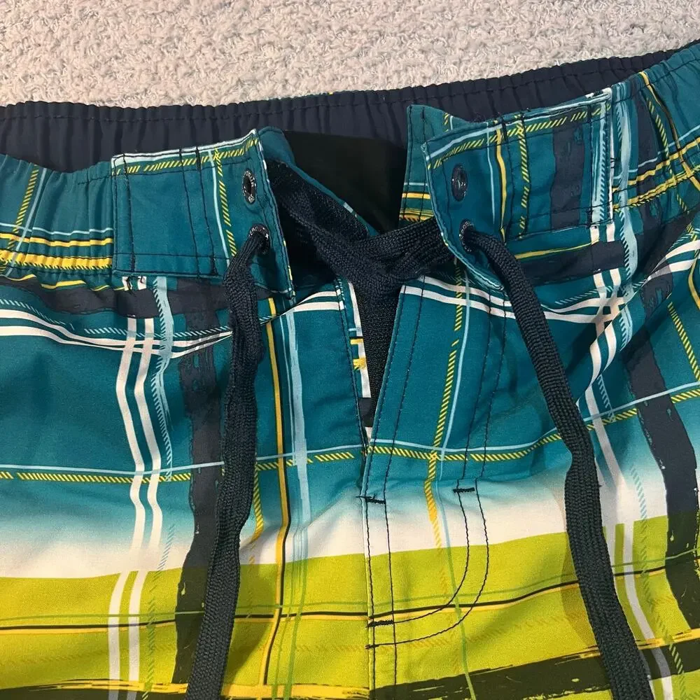 Zero Posur men’s swim trunks size XL